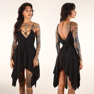 Tunic with loose and reversible straps